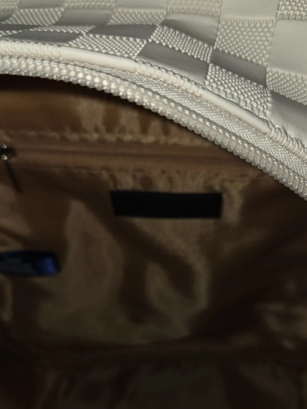 Tahari nwot compact